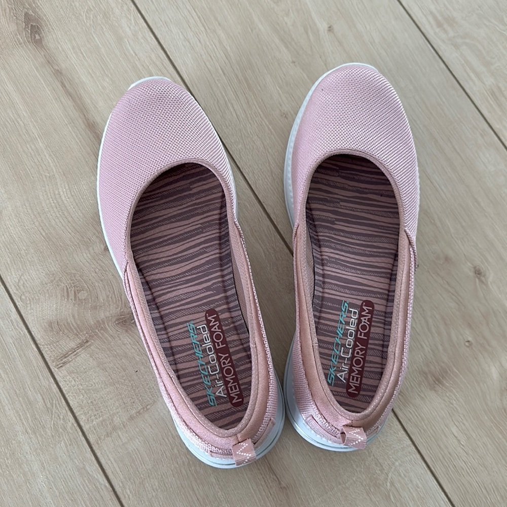 Skechers Air-Cooled Memory Foam slip on shoes